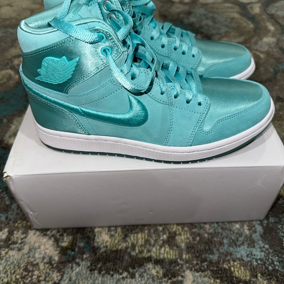 🤩EUC Jordan Season of Her🤩 - Picture 5 of 12